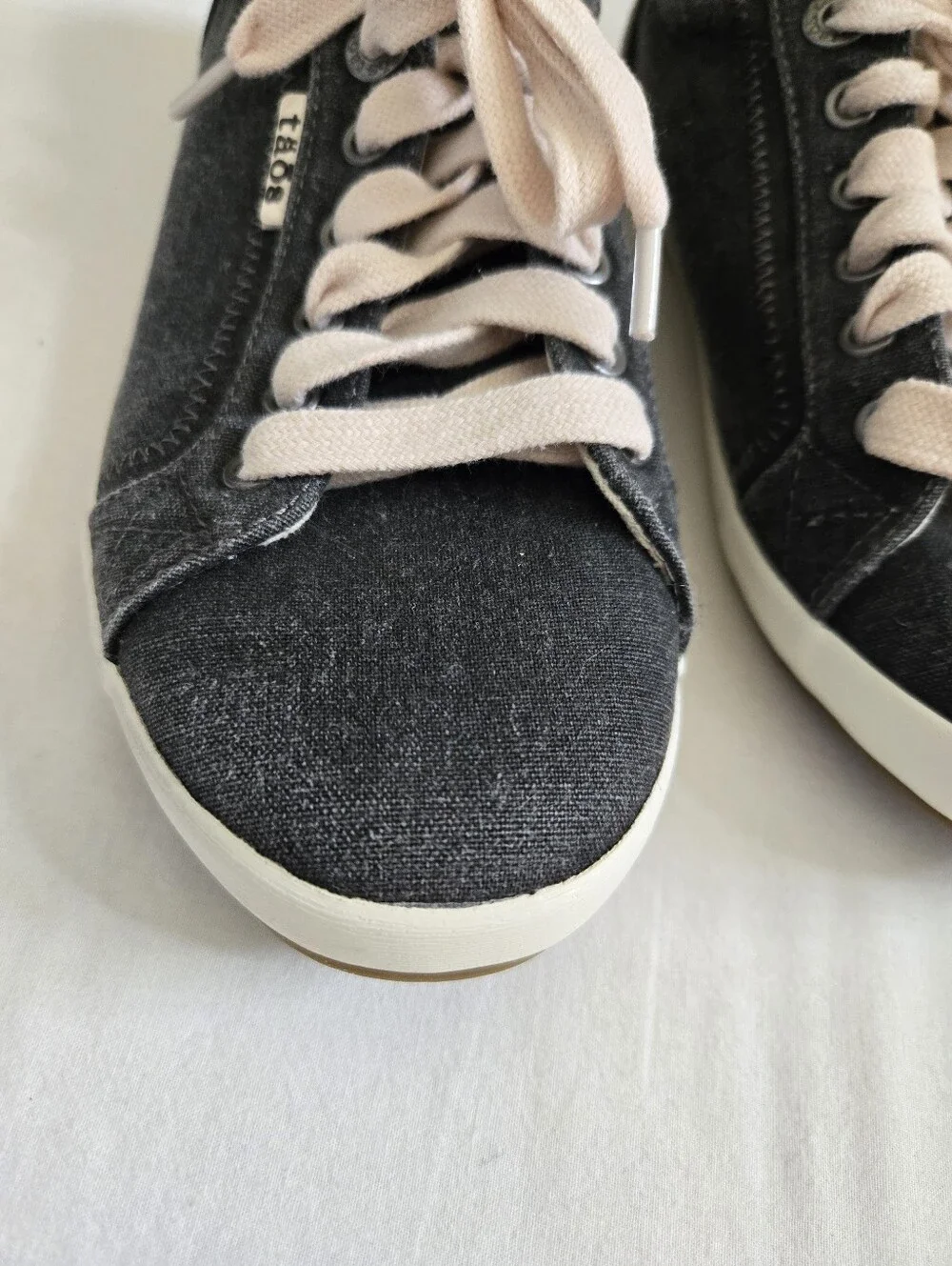 Taos Star Sneakers Charcoal Wash Gray Canvas Comfort Arch Support Size 7